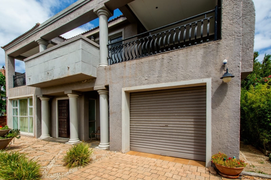 4 Bedroom Property for Sale in Wavecrest Eastern Cape